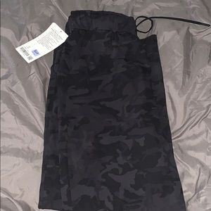 Women’s Lululemon Keep Moving Pant